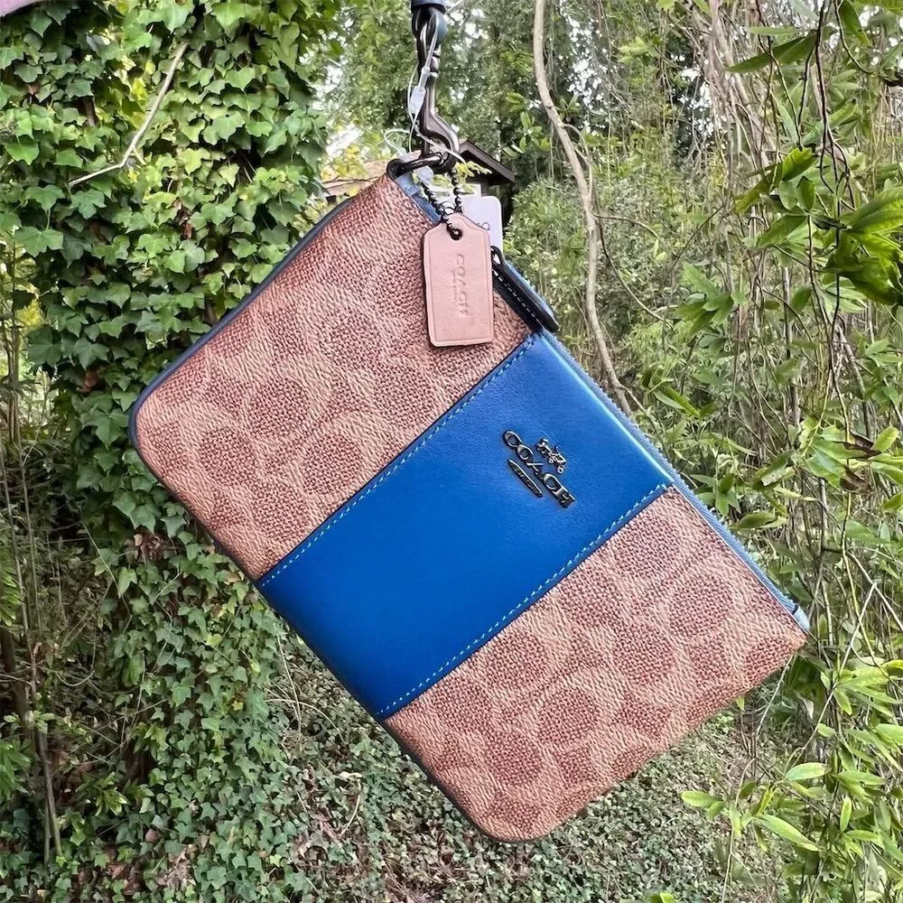 NWT COACH Small Wristlet In Color block Signature Canvas 32445 AUTHENTIC